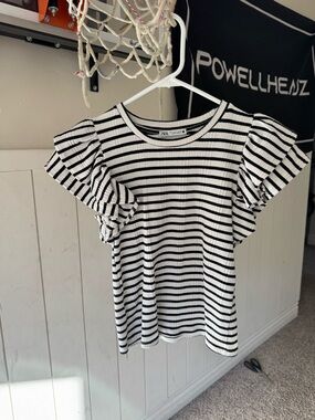 Zara Black and White Striped Ruffle Sleeve Tee
